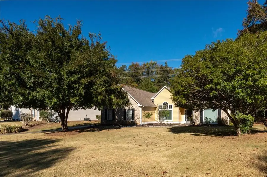 727 Eight Point Court, Suwanee, GA 30024 - Image #3