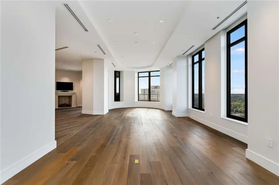 3376 Peachtree Road Ne #33B, Atlanta, GA 30326 - Image #2