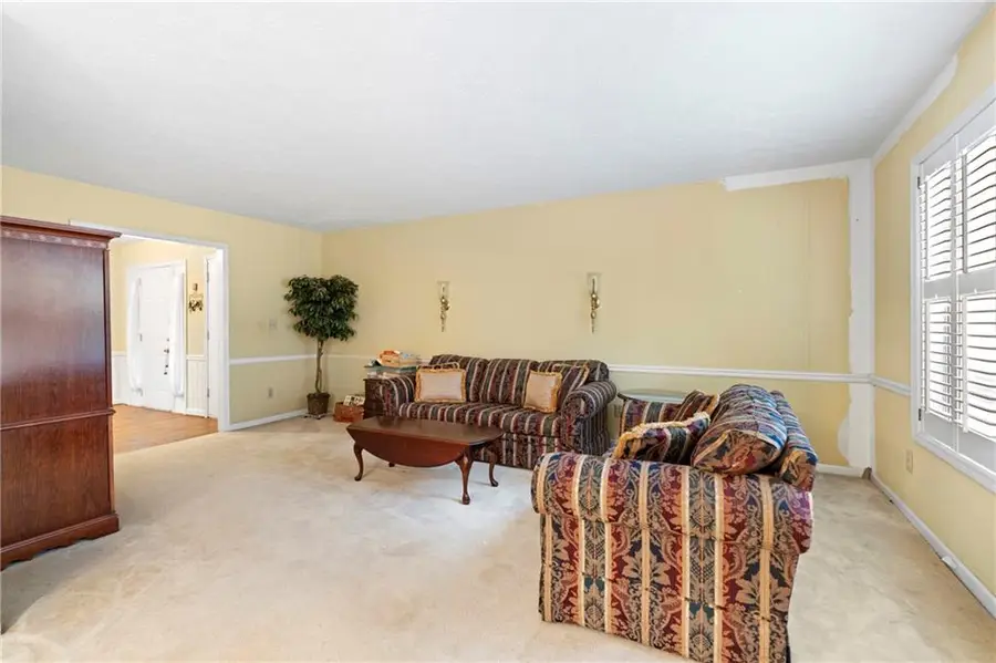 545 Longleaf Drive, Roswell, GA 30075 - Image #2