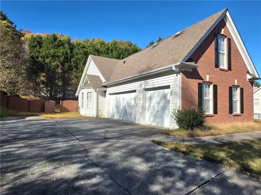 1422 Fountain Lakes Drive, Lawrenceville, GA 30043 - Image #3