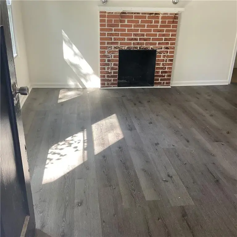 541 W W Lake Avenue W, Atlanta, GA 30318 - Image #2