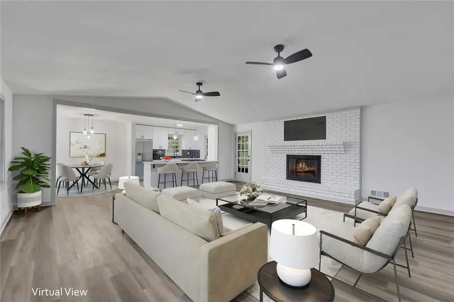 135 Golden Hills Drive, Woodstock, GA 30189 - Image #2