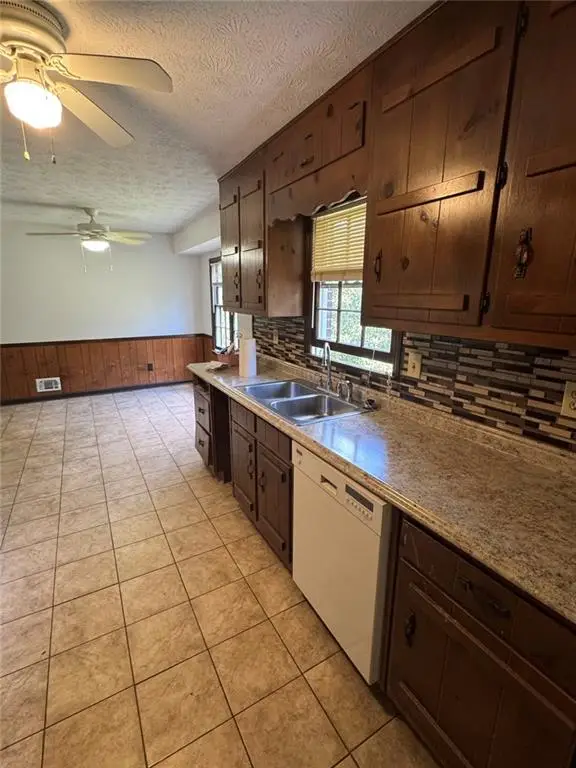 3827 Sherwood Drive, Douglasville, GA 30135 - Image #3