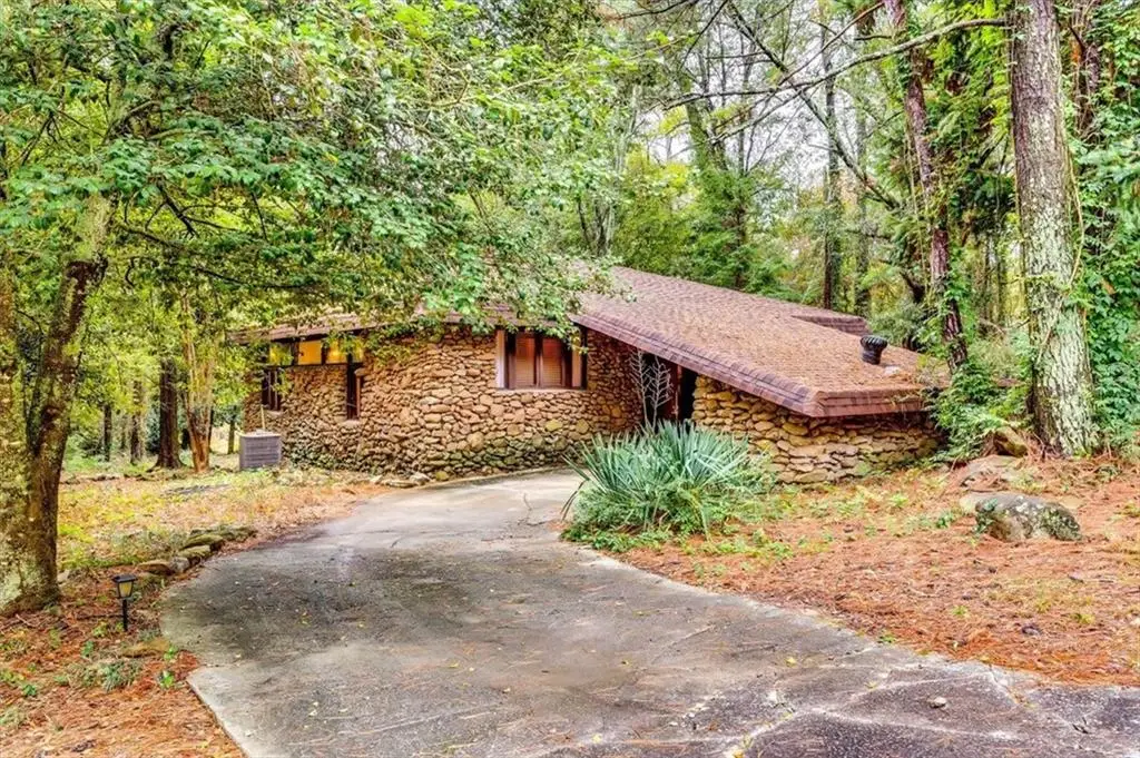 1271 Eastview Road Ne, Conyers, GA 30012 - Image #1