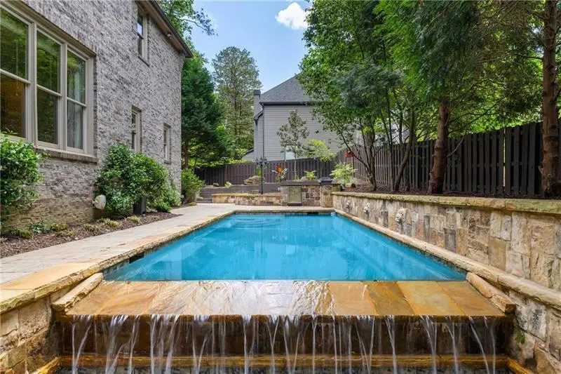 1720 Buckhead Valley Lane Ne, Atlanta, GA 30324 - Image #2