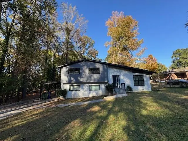 2045 Pine Oak Drive Sw, Atlanta, GA 30310 - Image #3