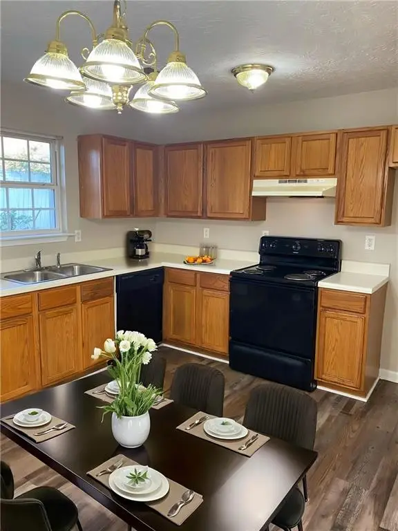 140 Point Place Drive, Cartersville, GA 30120 - Image #2