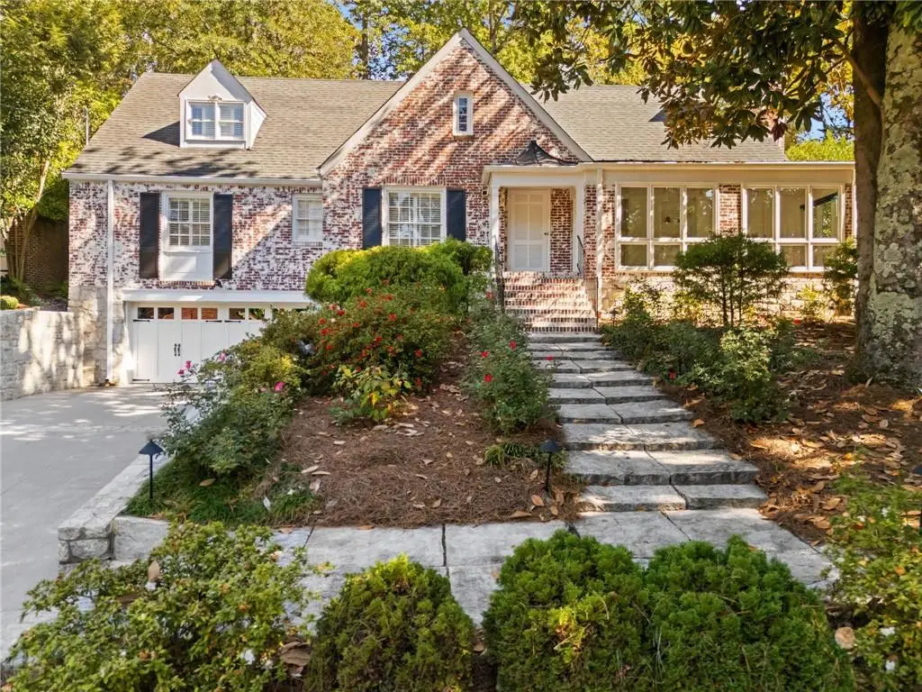 561 Peachtree Battle Avenue Nw, Atlanta, GA 30305 - Image #1