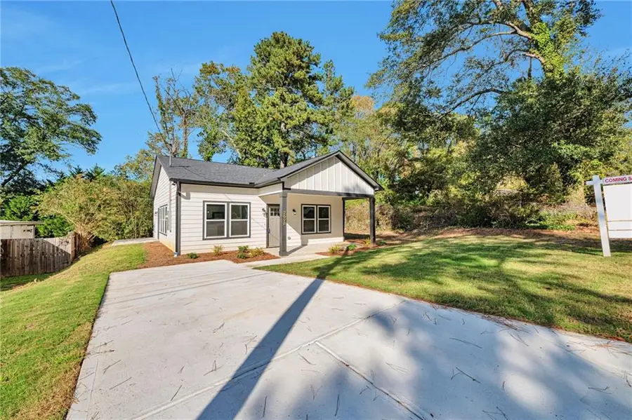 2698 Mango Circle Nw, Atlanta, GA 30318 - Image #2