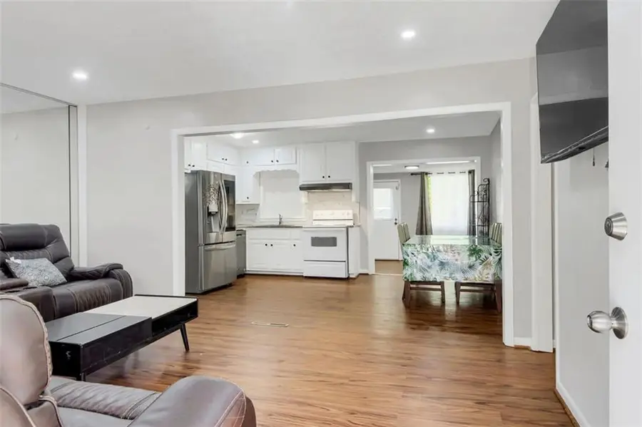 847 Meadow Rock Drive, Stone Mountain, GA 30083 - Image #3