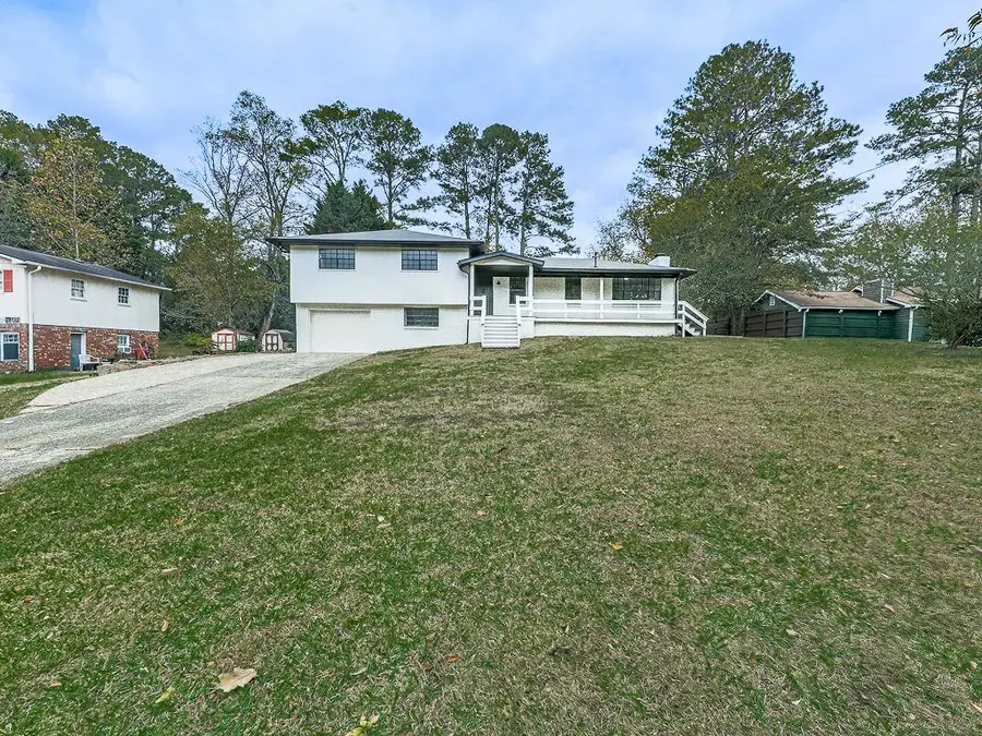 421 Creek Valley Drive, Woodstock, GA 30188 - Image #2