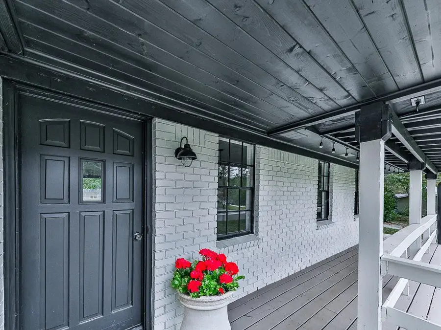 421 Creek Valley Drive, Woodstock, GA 30188 - Image #3