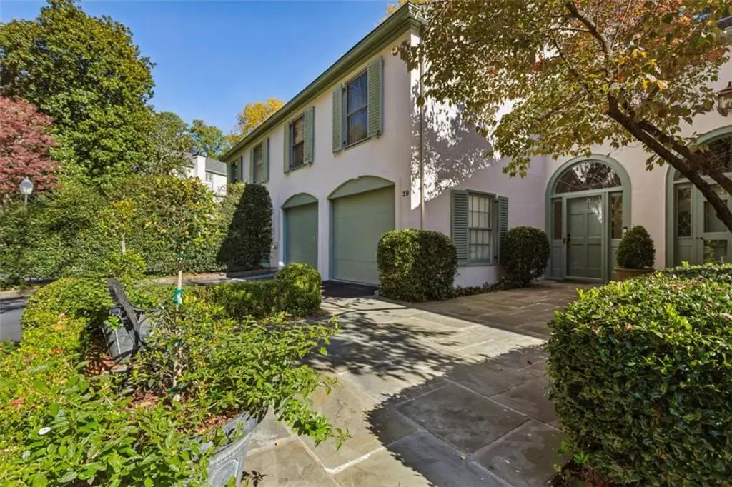 19 Mooregate Square, Atlanta, GA 30327 - Image #1
