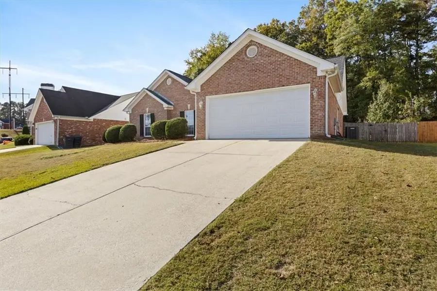 2592 Freemans Walk Path, Dacula, GA 30019 - Image #2