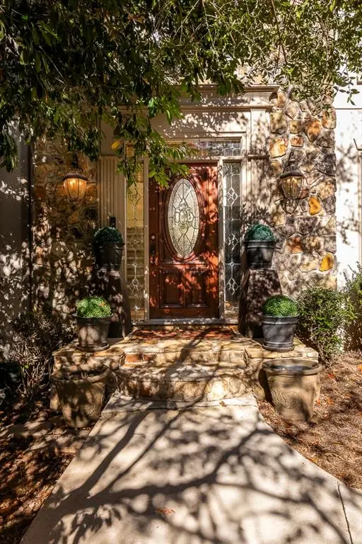 135 Lazy Laurel Chase, Roswell, GA 30076 - Image #3