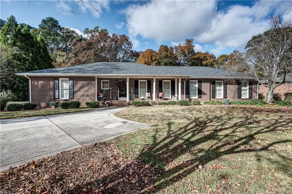 229 Hillcrest Drive, Calhoun, GA 30701 - Image #1