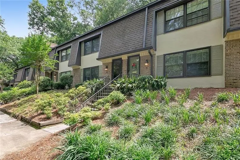8 Arpege Way Nw, Atlanta, GA 30327 - Image #1