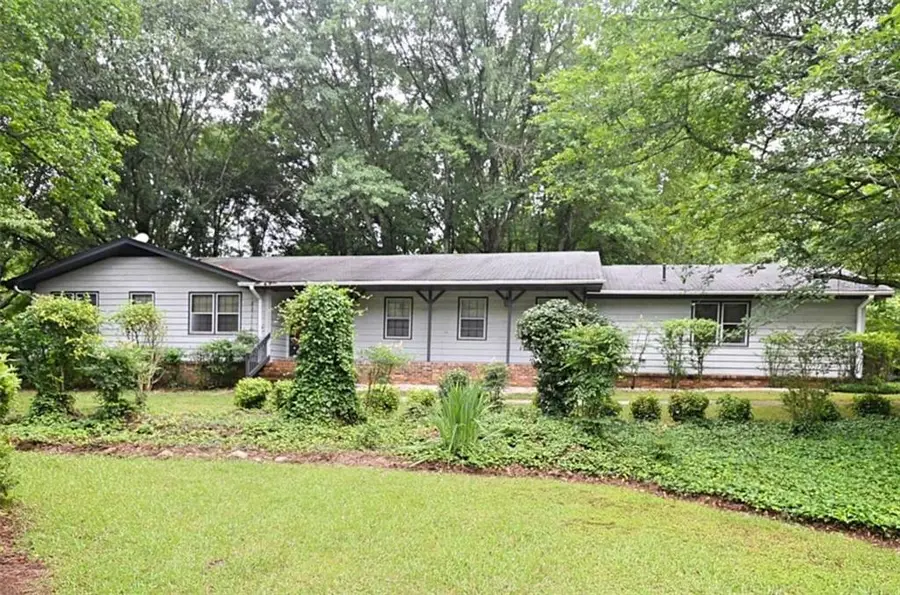 1590 Colonial South Drive Sw, Conyers, GA 30094 - Image #3