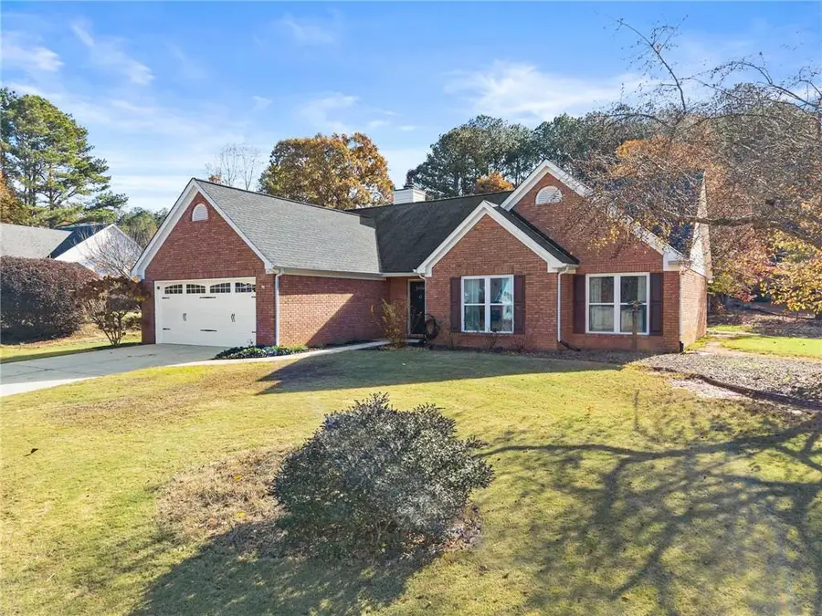 6228 Rock Port Dr, Flowery Branch, GA 30542 - Image #3