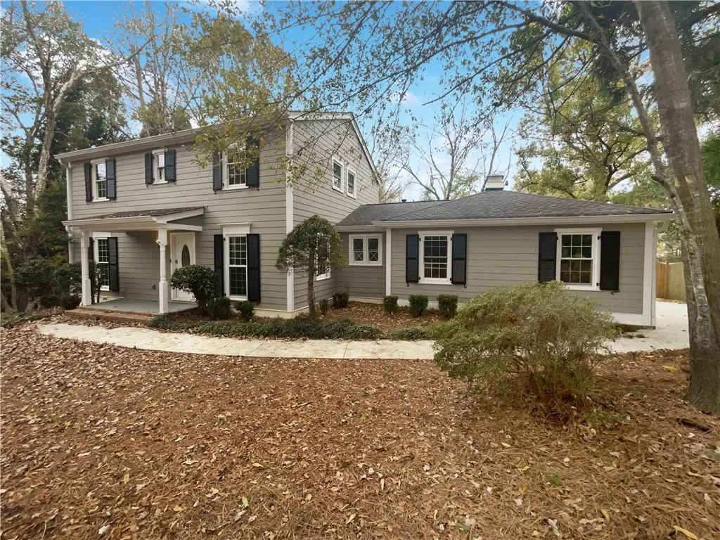 2824 Fontainebleau Drive, Dunwoody, GA 30360 - Image #1