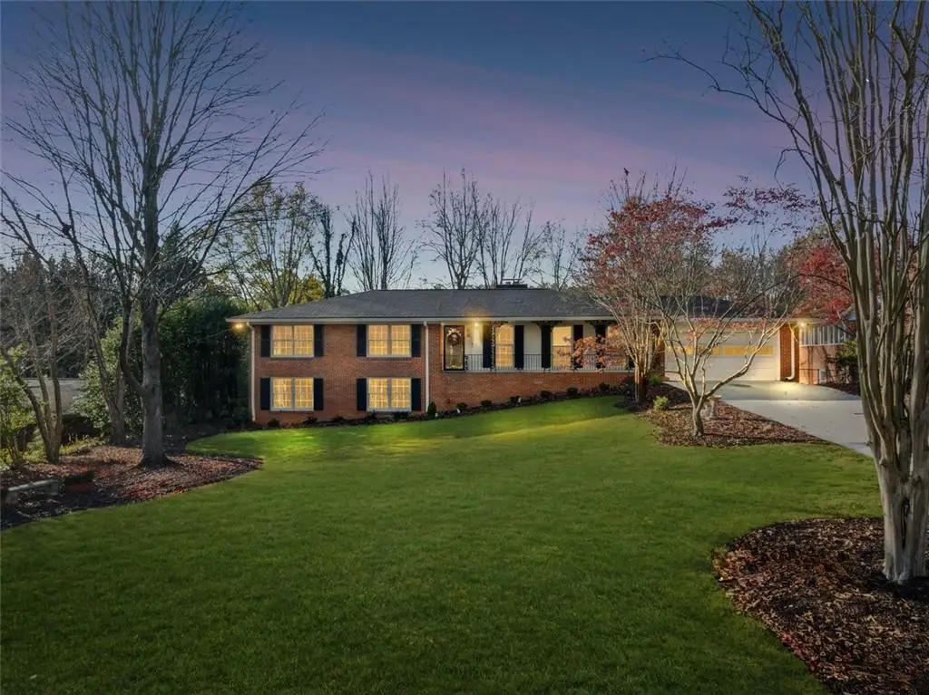 2667 Fontainebleau Drive, Dunwoody, GA 30360 - Image #1