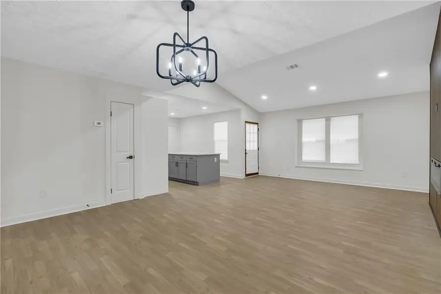 850 Greenhedge Drive, Stone Mountain, GA 30088 - Image #3