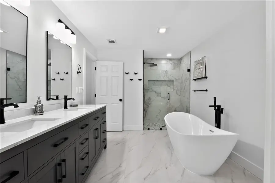 1437 Stoneleigh Hill Road, Lithonia, GA 30058 - Image #3