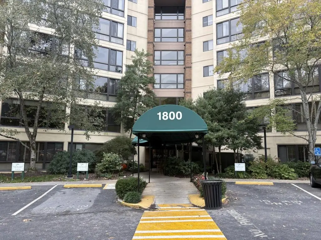 1800 Clairmont Lake #124, Decatur, GA 30033 - #1