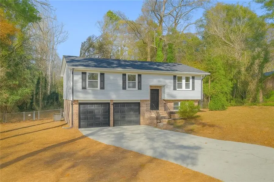 6956 Kimberland Gardens Lane, Lithonia, GA 30058 - Image #2