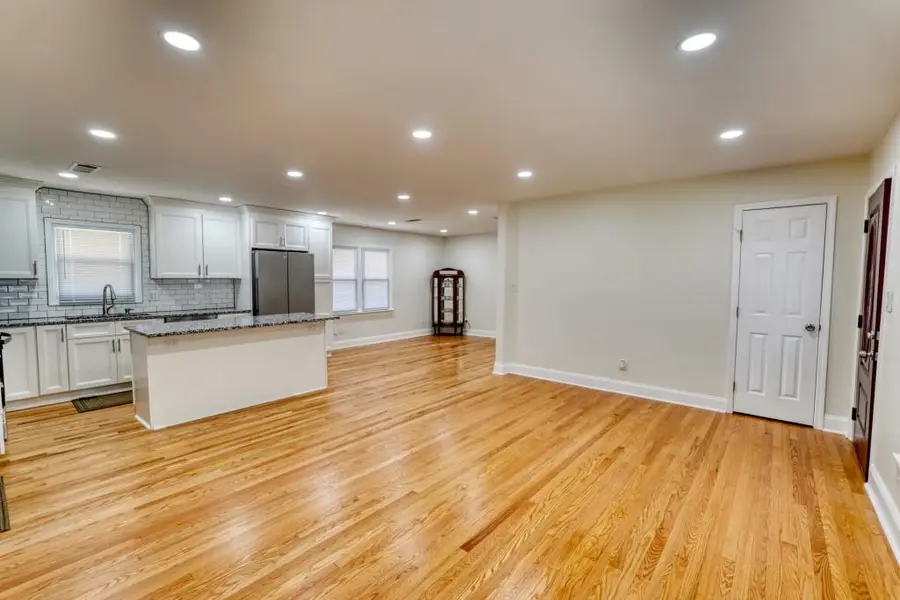 571 Norton Circle Se, Smyrna, GA 30082 - Image #3