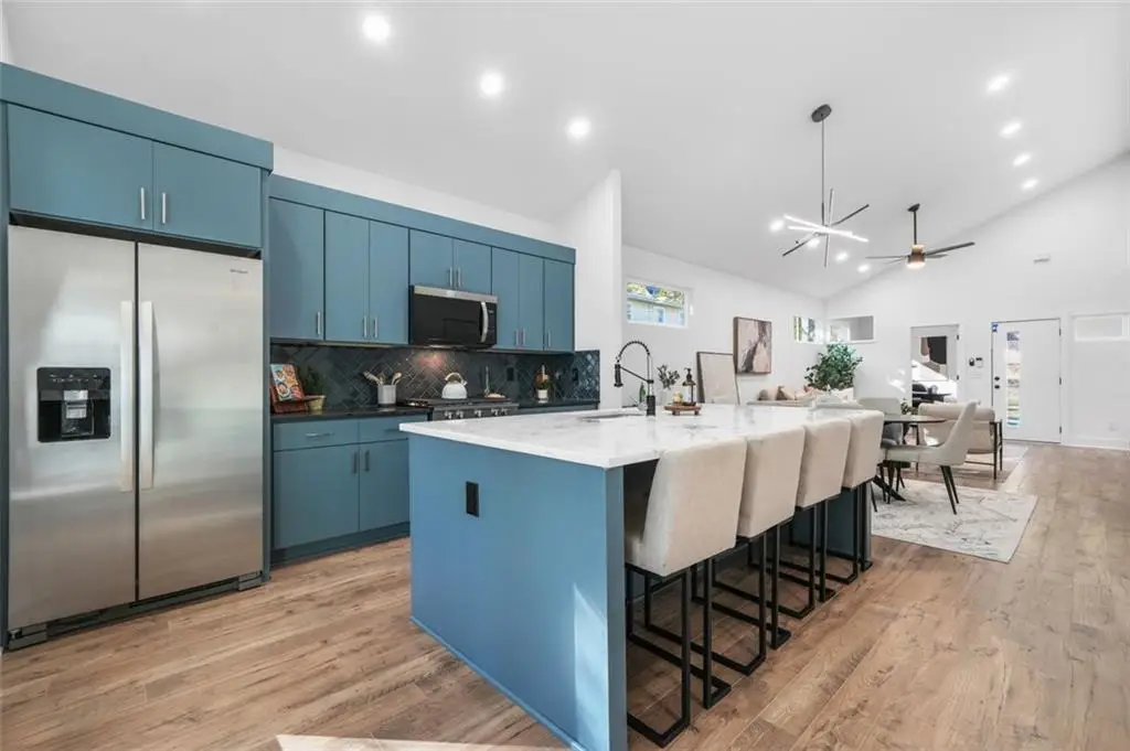 581 Woods Drive Nw, Atlanta, GA 30318 - Image #1