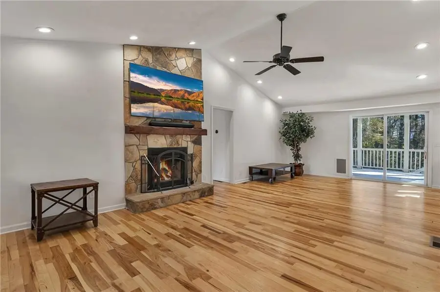 228 Holly Creek Way, Woodstock, GA 30188 - Image #3