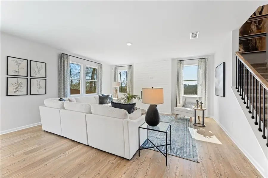 5428 Aurora Trail, Flowery Branch, GA 30542 - Image #3