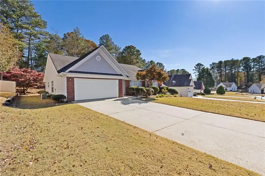 1102 Noble Oak Court, Lawrenceville, GA 30046 - Image #3