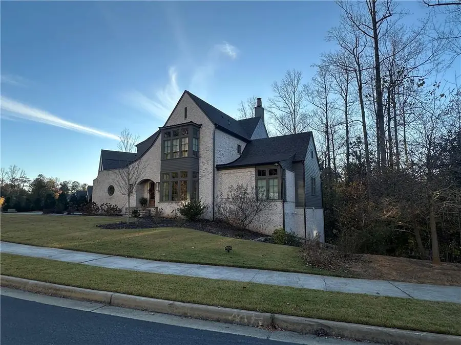 285 Roswell Farms Drive, Roswell, GA 30075 - Image #2
