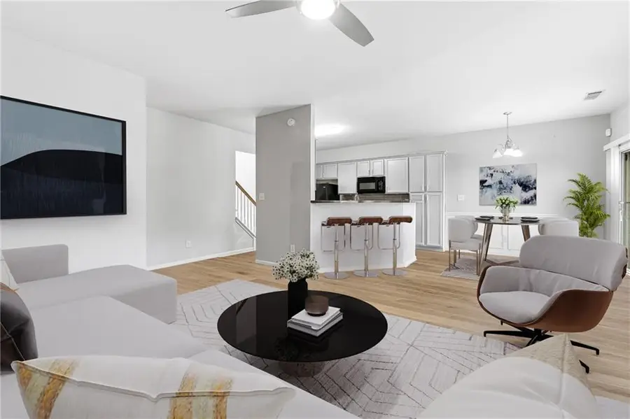 384 Creek Manor Way, Suwanee, GA 30024 - Image #2