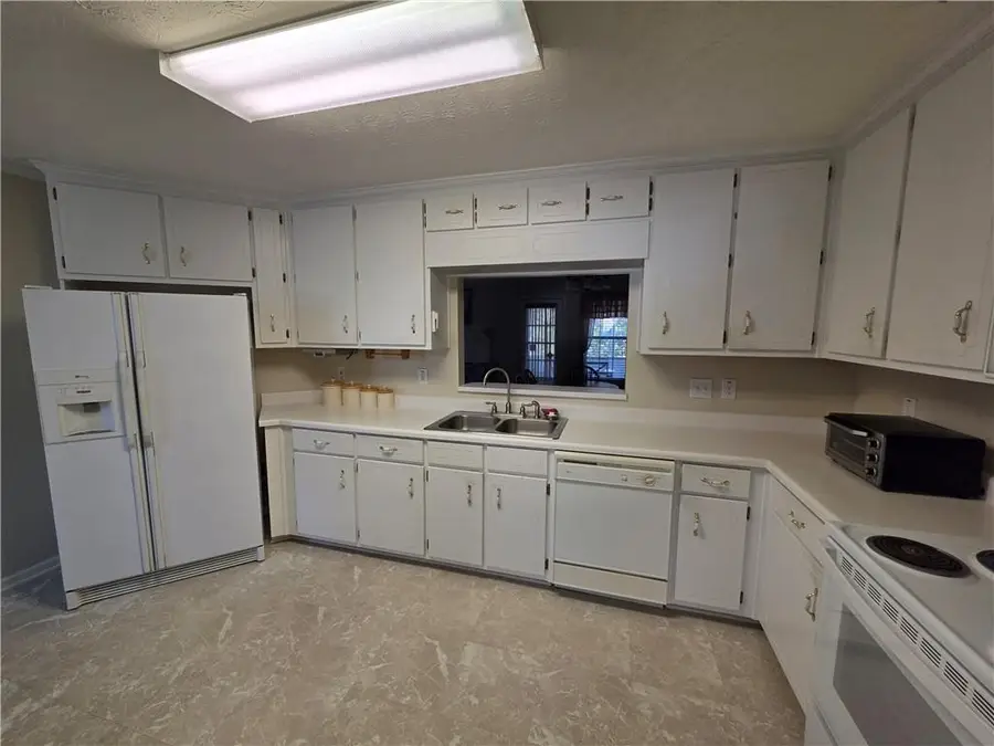 235 Monmouth Drive, Fayetteville, GA 30214 - Image #3