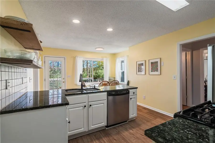 219 Tennis Court Lane Nw, Kennesaw, GA 30144 - Image #3