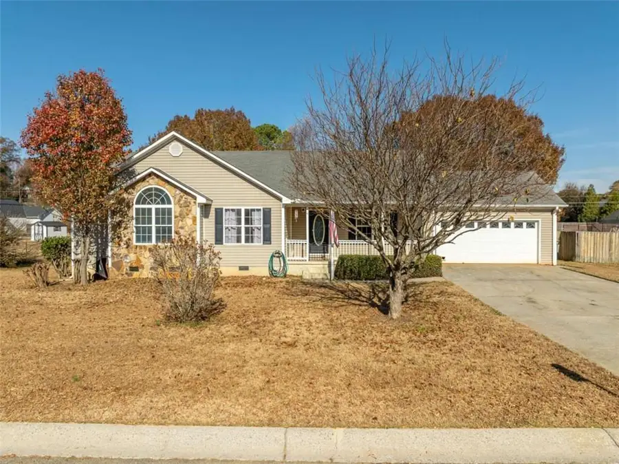 18 Hedgerow Court Se, Cartersville, GA 30120 - Image #2