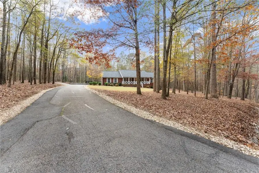 352 Lakeshore Drive, Jefferson, GA 30549 - Image #2