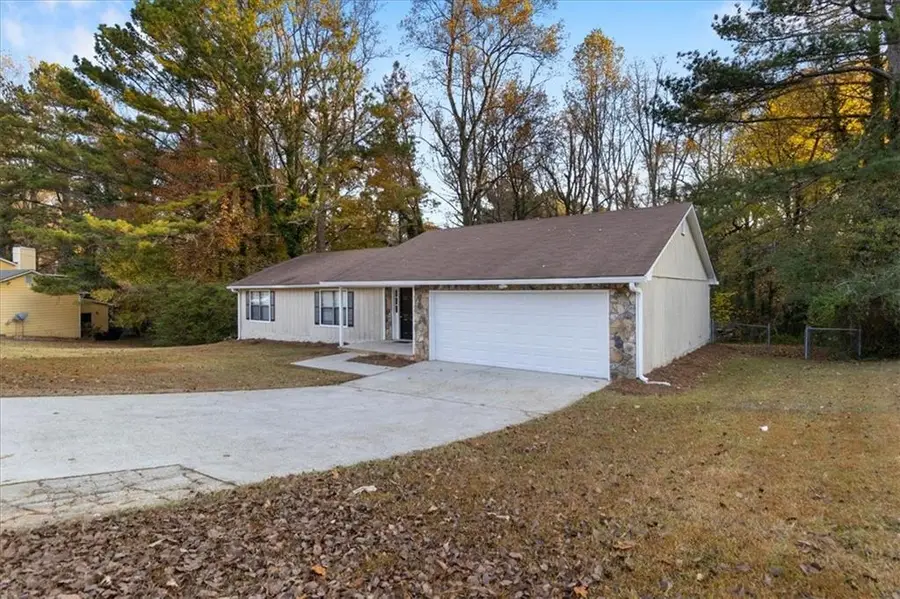 1786 Dunbarton Drive, Lithonia, GA 30058 - Image #2