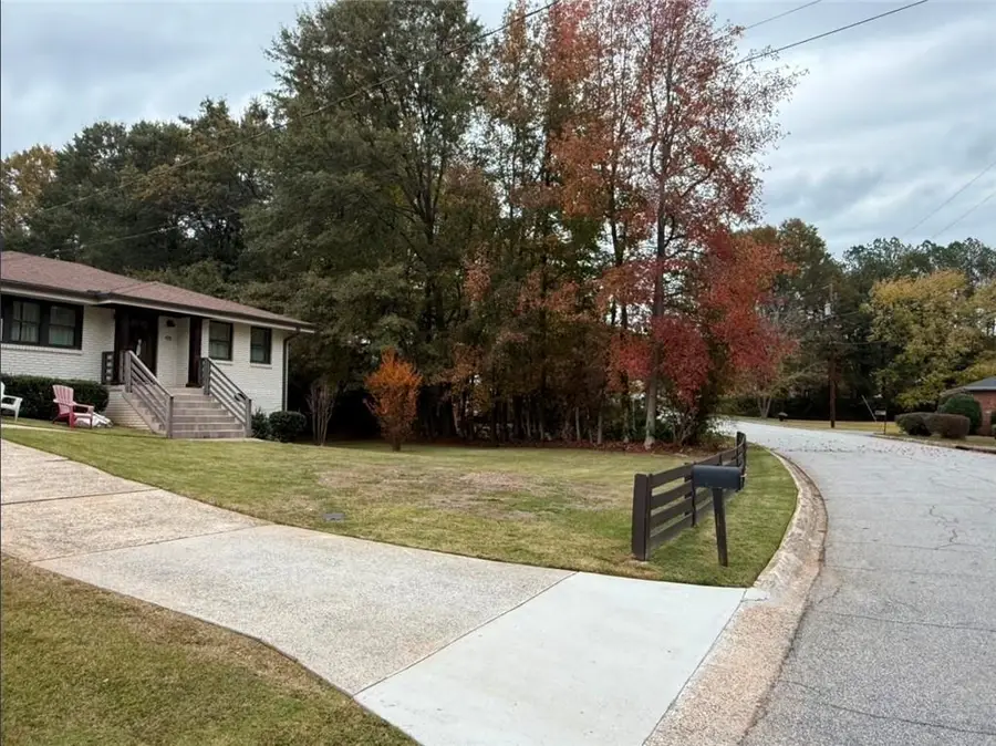 911 Lake Court Se, Smyrna, GA 30082 - #2