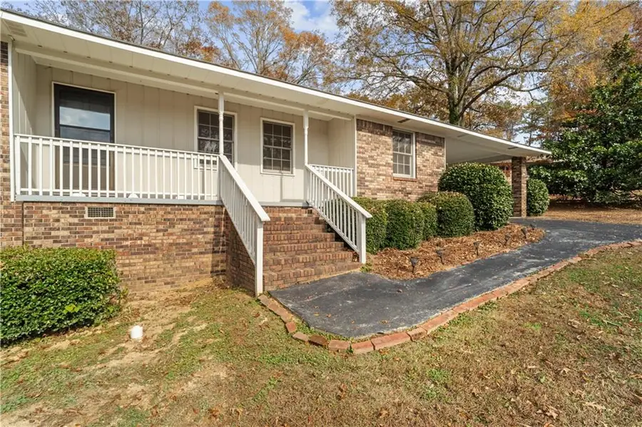 201 Crestmont Drive, Calhoun, GA 30701 - Image #3