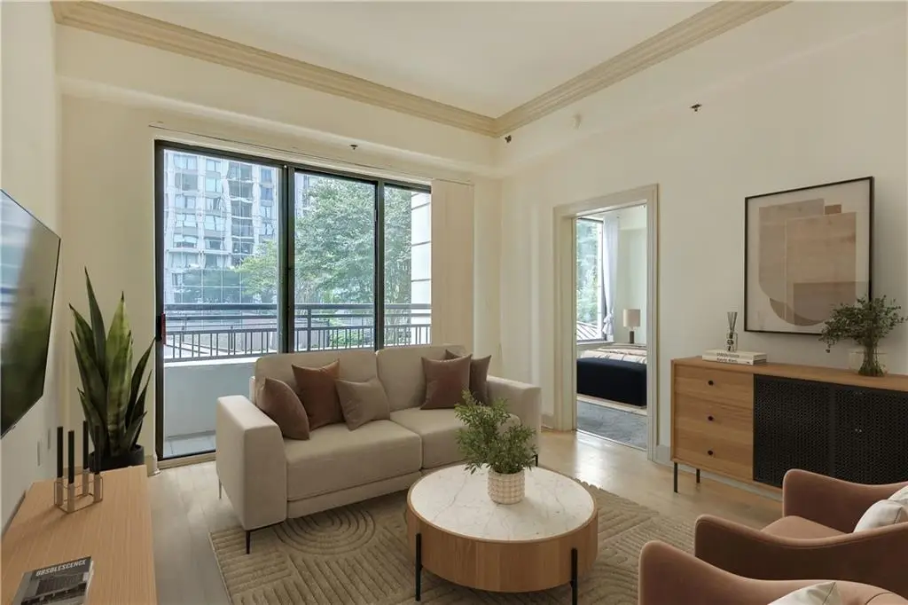 3445 Stratford Road Ne #305, Atlanta, GA 30326 - Image #1