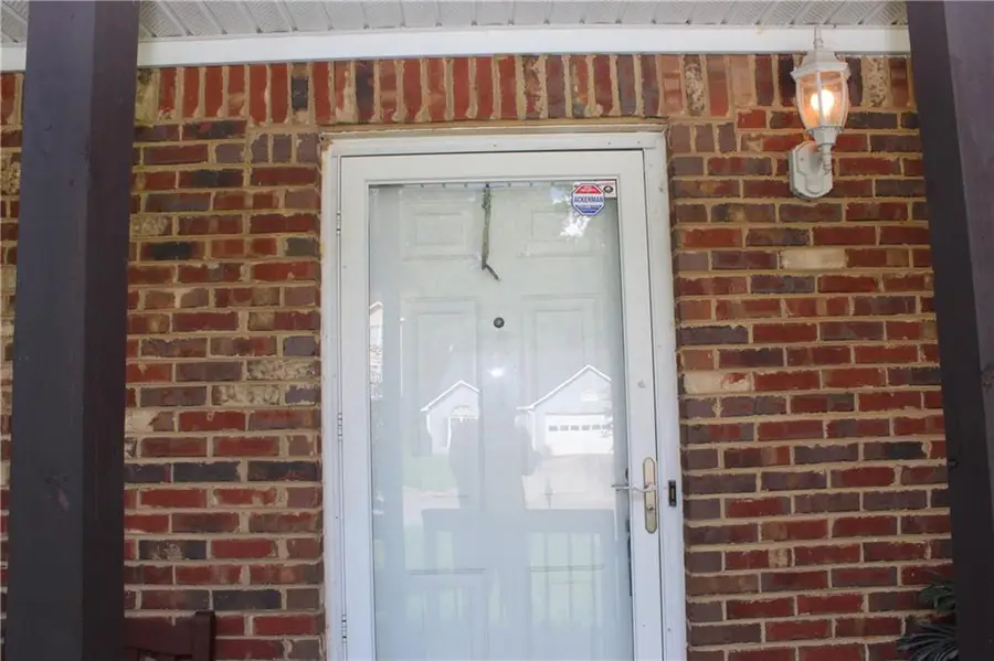 829 Carlingford Place, Lithonia, GA 30058 - Image #2