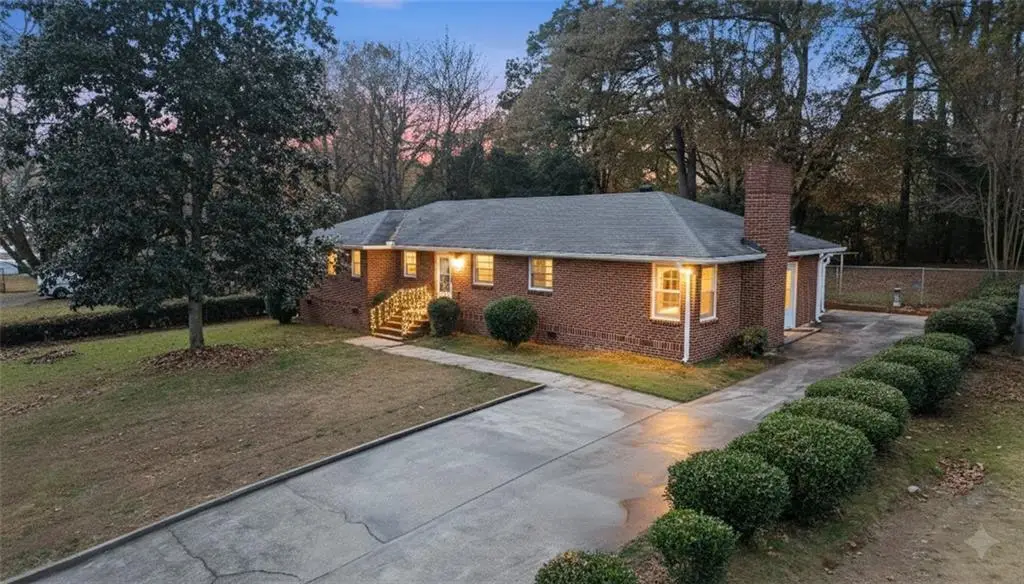 216 Coosawattee Avenue Sw, Rome, GA 30165 - Image #1