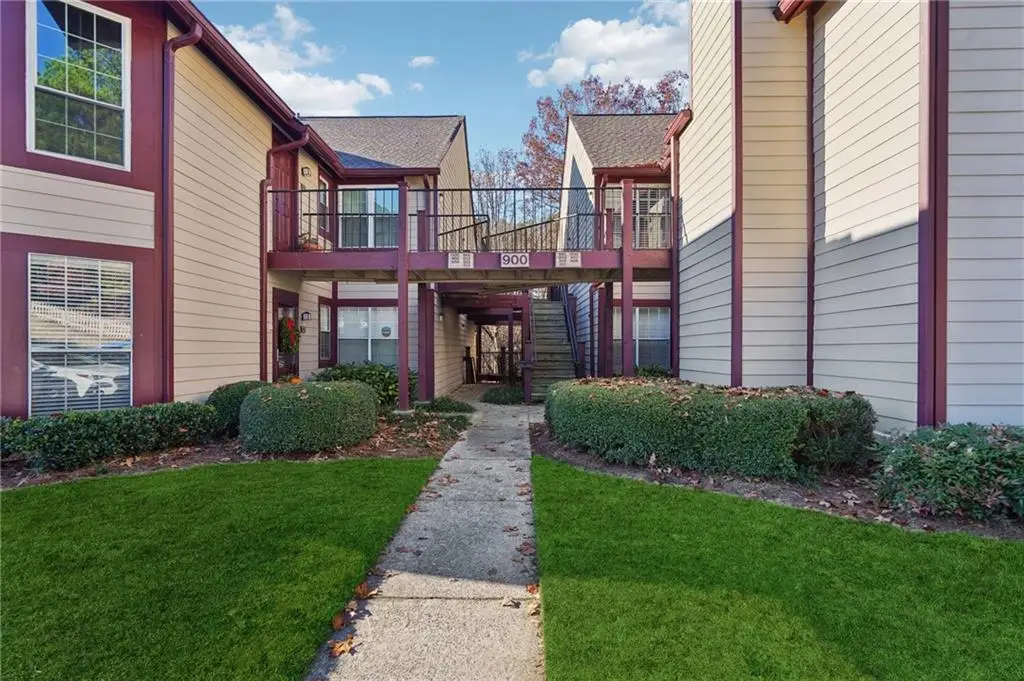 909 Wentworth Court, Alpharetta, GA 30022 - Image #1