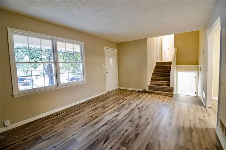 321 Tarragon Way Sw, Atlanta, GA 30331 - Image #2