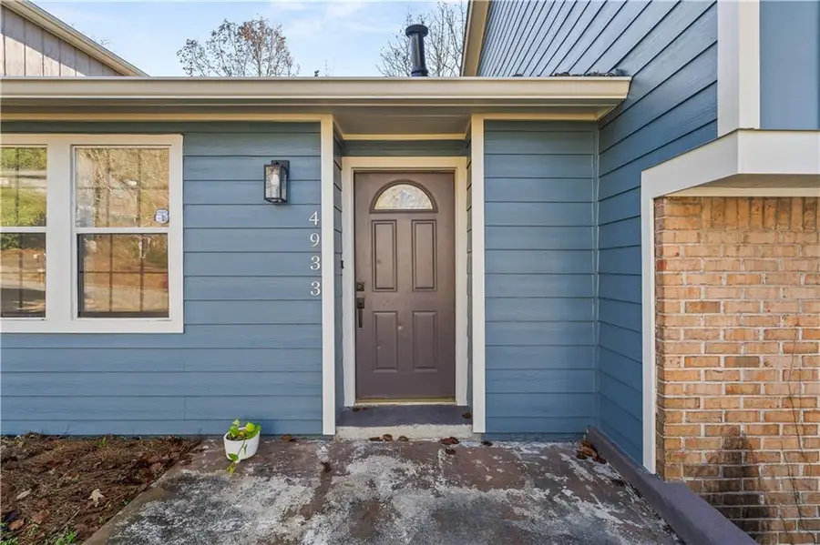 4933 Park West Drive, Stone Mountain, GA 30088 - Image #2