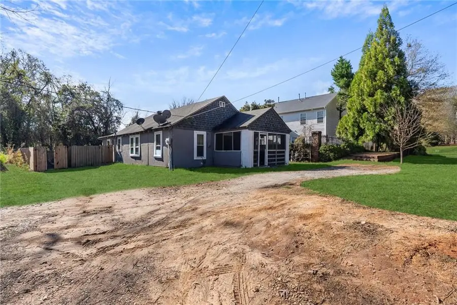 627 Mcwilliams Road Se, Atlanta, GA 30315 - Image #3